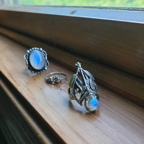 Drop Armor Moonstone Ring - Picture 3 of 7